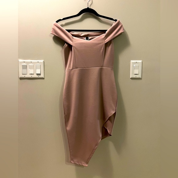 Rose asymmetrical dress - Picture 2 of 7